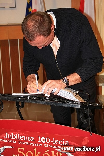 Zdjęcie w galerii na portalu naszraciborz.pl: Olimpijczyk Kajetan Broniewski z wizytą w Towarzystwie Gimnastycznym Sok&oacute;ł wiadomości z regionu