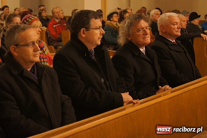 Zdjęcie w galerii na portalu naszraciborz.pl: Mieszkańcy Rudnika chcą, by poseł Siedlaczek zrezygnował z udziału w komitecie honorowym obchod&oacute;w 50. śmierci abp. J&oacute;zefa Gawliny wiadomości z regionu
