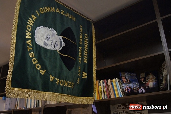 Zdjęcie w galerii na portalu naszraciborz.pl: Mieszkańcy Rudnika chcą, by poseł Siedlaczek zrezygnował z udziału w komitecie honorowym obchod&oacute;w 50. śmierci abp. J&oacute;zefa Gawliny wiadomości z regionu