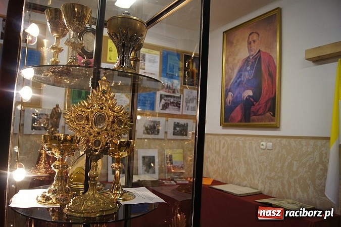 Zdjęcie w galerii na portalu naszraciborz.pl: Mieszkańcy Rudnika chcą, by poseł Siedlaczek zrezygnował z udziału w komitecie honorowym obchod&oacute;w 50. śmierci abp. J&oacute;zefa Gawliny wiadomości z regionu