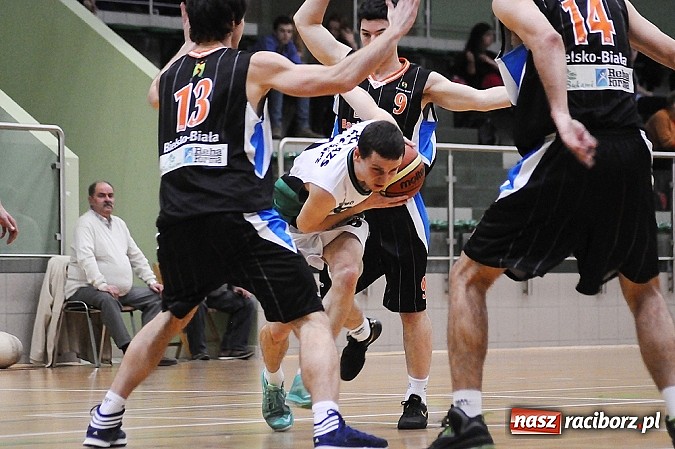 Zdjęcie w galerii na portalu naszraciborz.pl: Koszykówka. Niestety porażki wiadomości z regionu