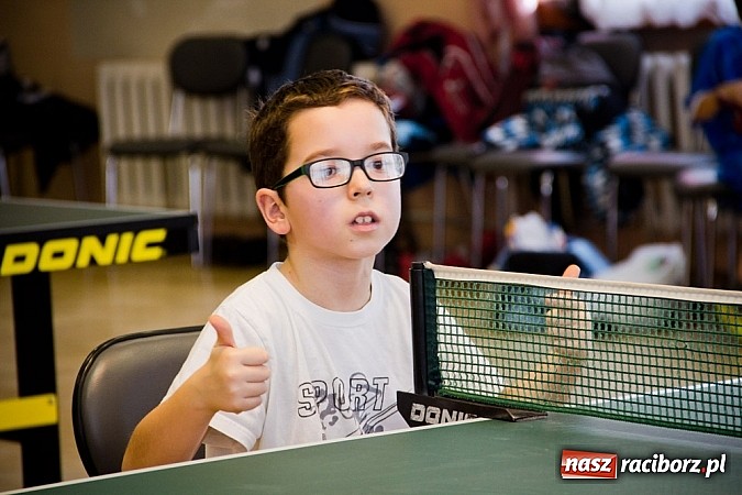 Zdjęcie w galerii na portalu naszraciborz.pl: Tenisiści stołowi rywalizowali o puchar burmistrza wiadomości z regionu