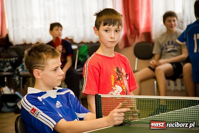 Zdjęcie w galerii na portalu naszraciborz.pl: Tenisiści stołowi rywalizowali o puchar burmistrza wiadomości z regionu