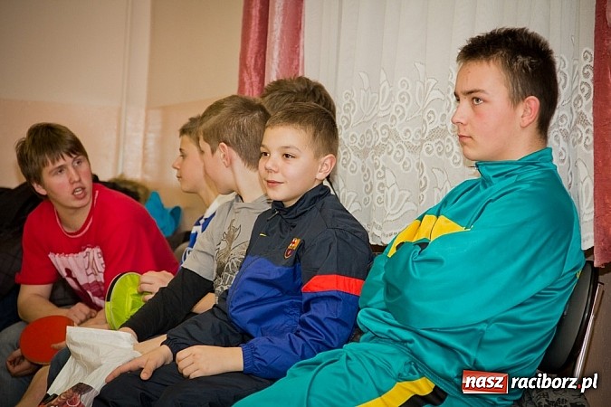 Zdjęcie w galerii na portalu naszraciborz.pl: Tenisiści stołowi rywalizowali o puchar burmistrza wiadomości z regionu