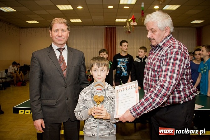 Zdjęcie w galerii na portalu naszraciborz.pl: Tenisiści stołowi rywalizowali o puchar burmistrza wiadomości z regionu