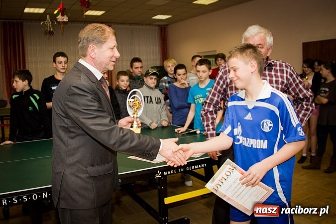 Zdjęcie w galerii na portalu naszraciborz.pl: Tenisiści stołowi rywalizowali o puchar burmistrza wiadomości z regionu