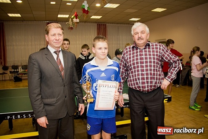 Zdjęcie w galerii na portalu naszraciborz.pl: Tenisiści stołowi rywalizowali o puchar burmistrza wiadomości z regionu