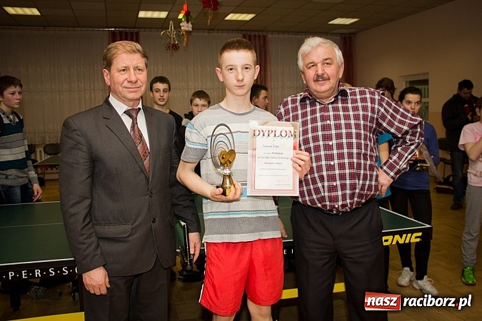 Zdjęcie w galerii na portalu naszraciborz.pl: Tenisiści stołowi rywalizowali o puchar burmistrza wiadomości z regionu