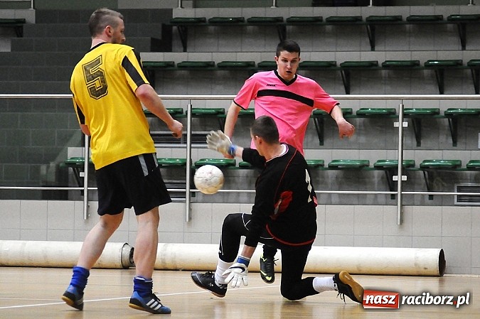 Zdjęcie w galerii na portalu naszraciborz.pl: Węglowski Team i A.M.J. Dach-Mig lepsi od rywali wiadomości z regionu