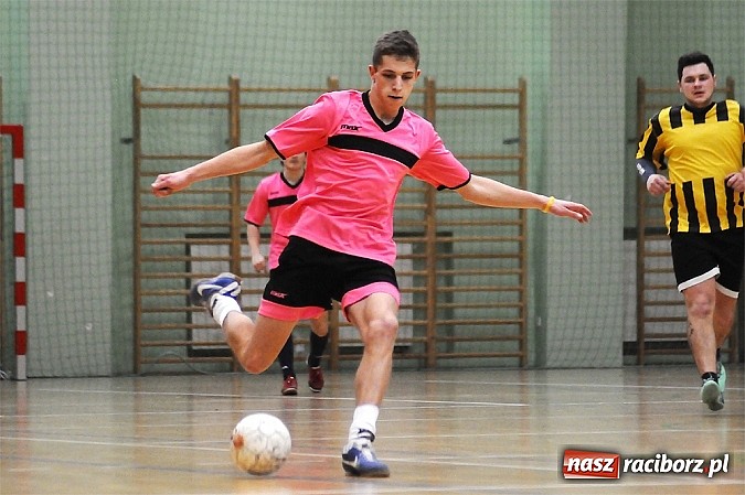 Zdjęcie w galerii na portalu naszraciborz.pl: Węglowski Team i A.M.J. Dach-Mig lepsi od rywali wiadomości z regionu