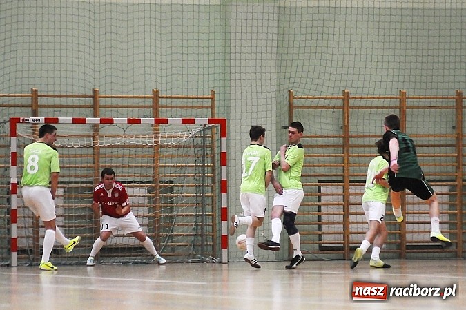 Zdjęcie w galerii na portalu naszraciborz.pl: Węglowski Team i A.M.J. Dach-Mig lepsi od rywali wiadomości z regionu