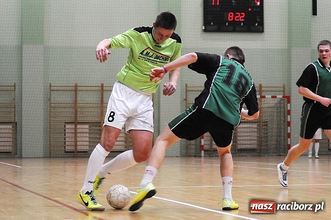 Zdjęcie w galerii na portalu naszraciborz.pl: Węglowski Team i A.M.J. Dach-Mig lepsi od rywali wiadomości z regionu