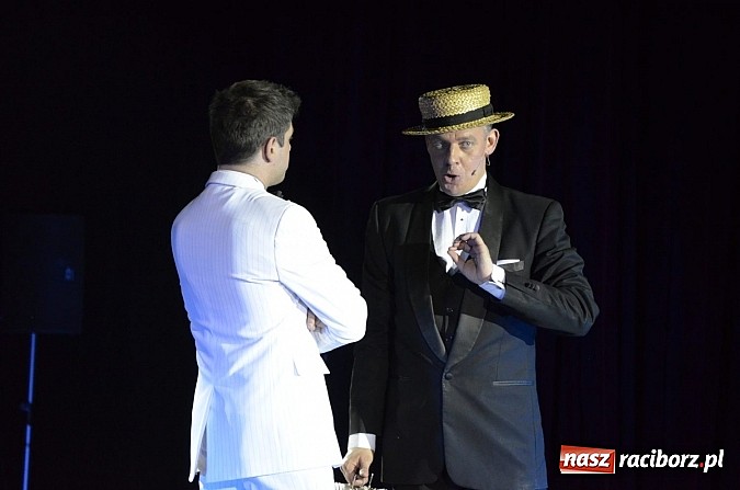 Zdjęcie w galerii na portalu naszraciborz.pl: Zapierająca dech w piersiach Rewia Forever w Raciborskim Centrum Kultury wiadomości z regionu