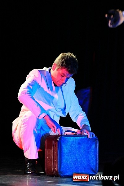 Zdjęcie w galerii na portalu naszraciborz.pl: Zapierająca dech w piersiach Rewia Forever w Raciborskim Centrum Kultury wiadomości z regionu