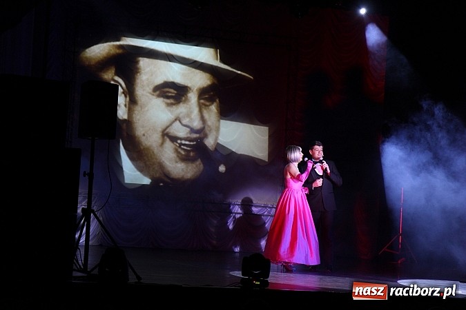 Zdjęcie w galerii na portalu naszraciborz.pl: Zapierająca dech w piersiach Rewia Forever w Raciborskim Centrum Kultury wiadomości z regionu