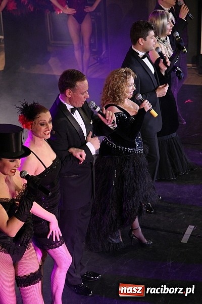 Zdjęcie w galerii na portalu naszraciborz.pl: Zapierająca dech w piersiach Rewia Forever w Raciborskim Centrum Kultury wiadomości z regionu