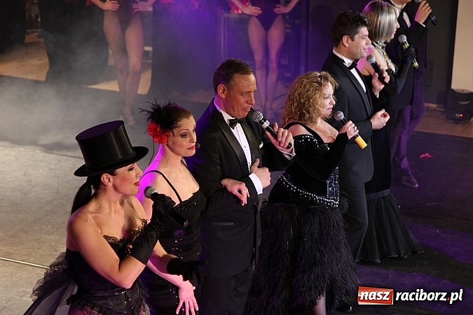 Zdjęcie w galerii na portalu naszraciborz.pl: Zapierająca dech w piersiach Rewia Forever w Raciborskim Centrum Kultury wiadomości z regionu