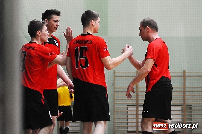 Zdjęcie w galerii na portalu naszraciborz.pl: HLPN: Wychylylybymy i Tritle w pierwszej lidze wiadomości z regionu