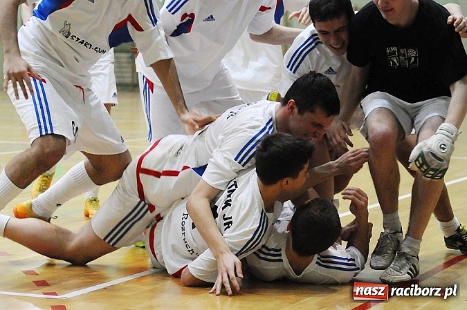 Zdjęcie w galerii na portalu naszraciborz.pl: HLPN: Wychylylybymy i Tritle w pierwszej lidze wiadomości z regionu