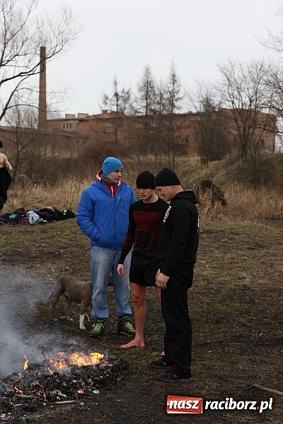 Zdjęcie w galerii na portalu naszraciborz.pl: Kąpiel w zimnej wodzie to ich sposób na wzmocnienie odporności organizmu wiadomości z regionu