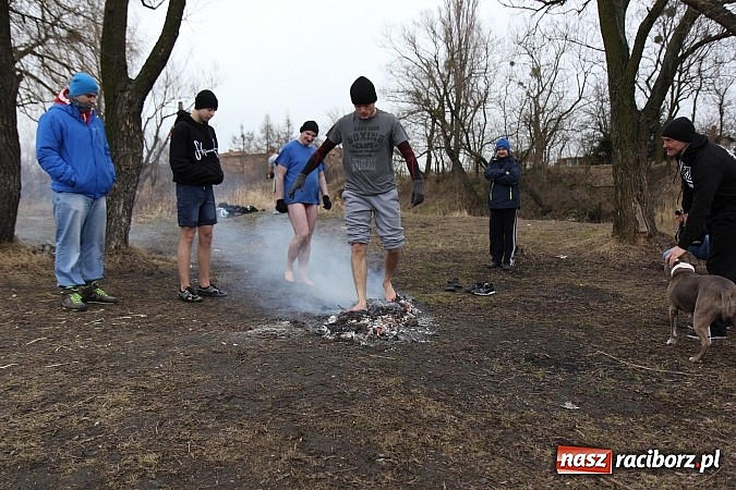 Zdjęcie w galerii na portalu naszraciborz.pl: Kąpiel w zimnej wodzie to ich sposób na wzmocnienie odporności organizmu wiadomości z regionu