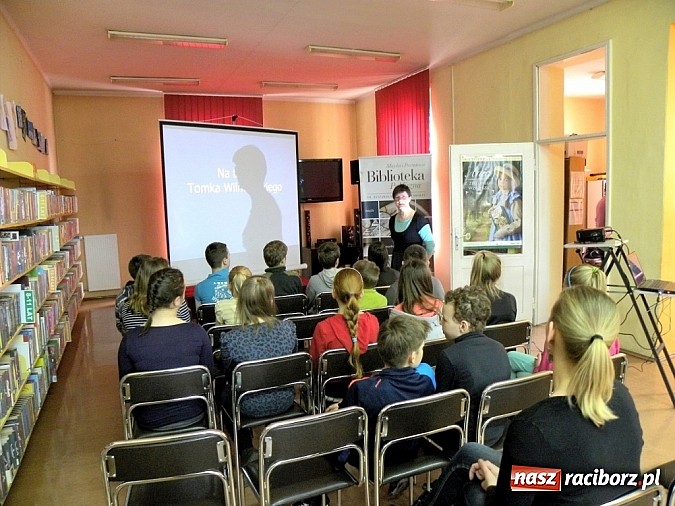 Zdjęcie w galerii na portalu naszraciborz.pl: Pisarz na tropach przyg&oacute;d Tomka Wilmowskiego wiadomości z regionu