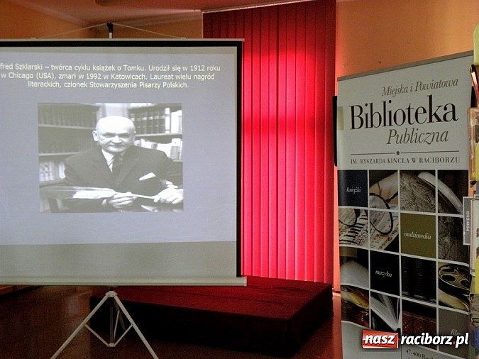 Zdjęcie w galerii na portalu naszraciborz.pl: Pisarz na tropach przyg&oacute;d Tomka Wilmowskiego wiadomości z regionu