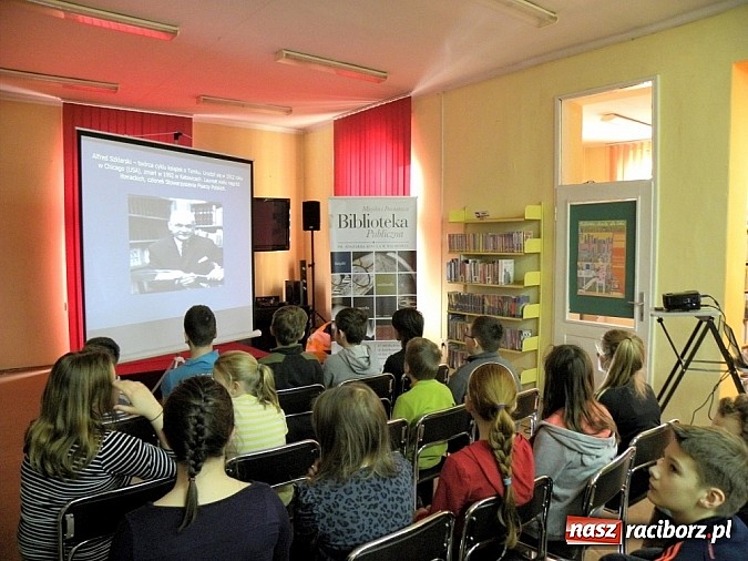 Zdjęcie w galerii na portalu naszraciborz.pl: Pisarz na tropach przyg&oacute;d Tomka Wilmowskiego wiadomości z regionu