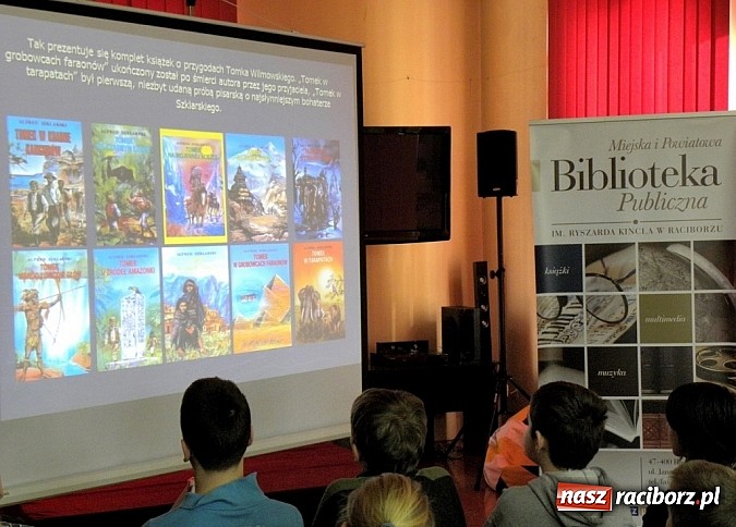 Zdjęcie w galerii na portalu naszraciborz.pl: Pisarz na tropach przyg&oacute;d Tomka Wilmowskiego wiadomości z regionu