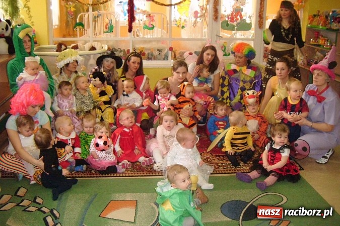 Zdjęcie w galerii na portalu naszraciborz.pl: Karnawałowych wspomnień czar, czyli bal przebierańców na Słonecznej wiadomości z regionu