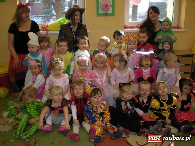 Zdjęcie w galerii na portalu naszraciborz.pl: Karnawałowych wspomnień czar, czyli bal przebierańców na Słonecznej wiadomości z regionu