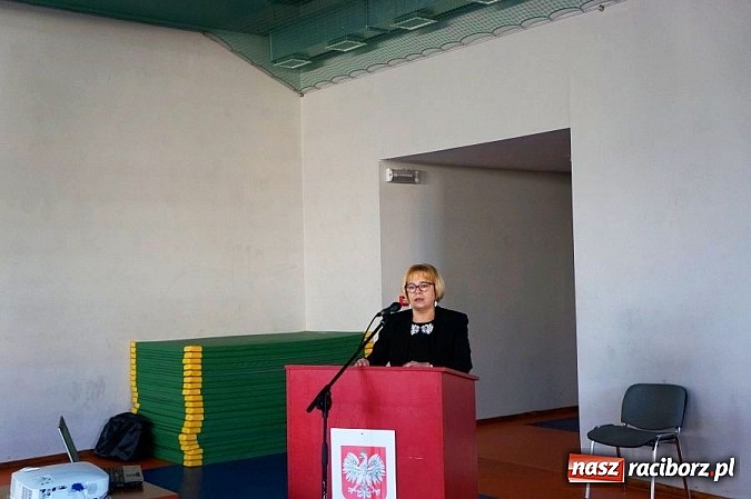 Zdjęcie w galerii na portalu naszraciborz.pl: Raport KPP za 2013 rok: Policjanci ograniczyli przestępczość i nałożyli więcej mandat&oacute;w wiadomości z regionu