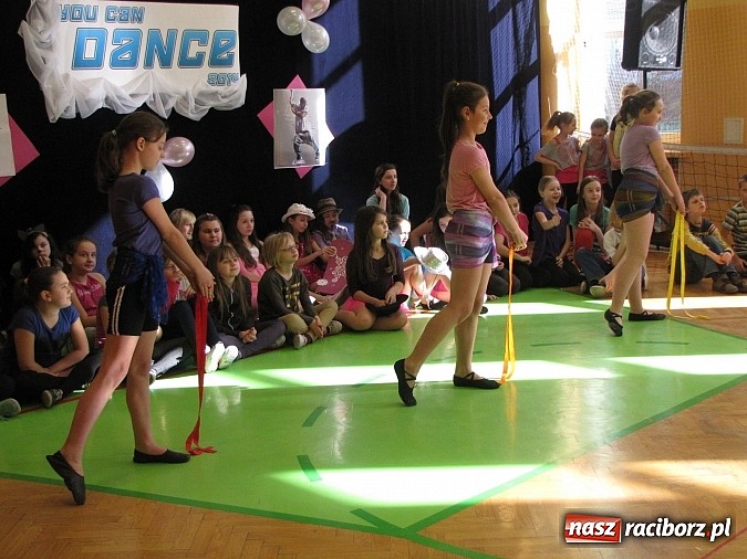 Zdjęcie w galerii na portalu naszraciborz.pl: Energia tańca w sali gimnastycznej SP 13 wiadomości z regionu