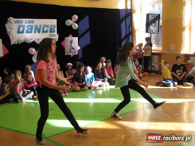 Zdjęcie w galerii na portalu naszraciborz.pl: Energia tańca w sali gimnastycznej SP 13 wiadomości z regionu