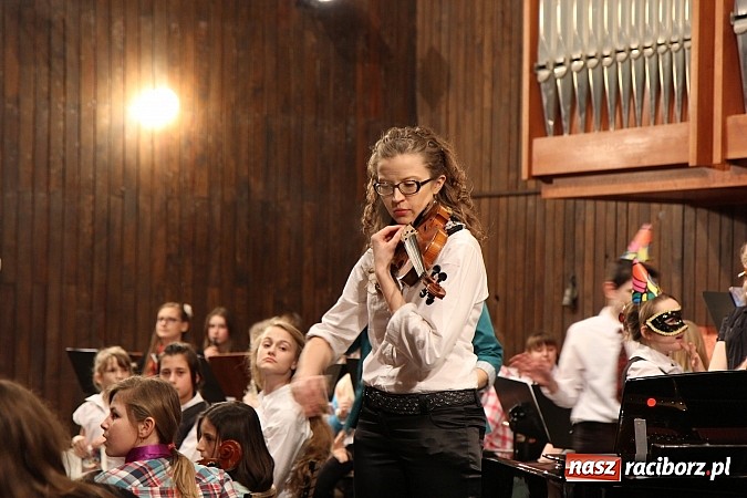 Zdjęcie w galerii na portalu naszraciborz.pl: Karnawałowy koncert w Szkole Muzycznej wiadomości z regionu