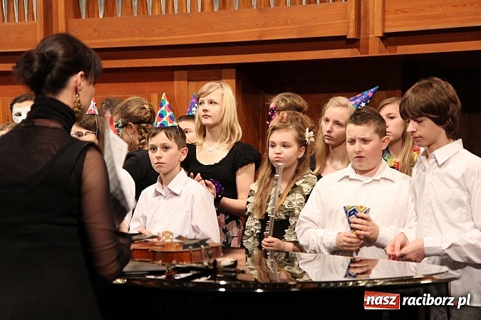 Zdjęcie w galerii na portalu naszraciborz.pl: Karnawałowy koncert w Szkole Muzycznej wiadomości z regionu