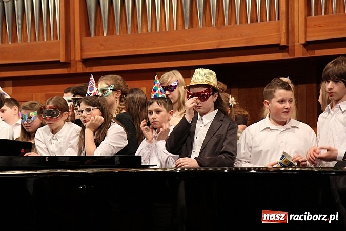 Zdjęcie w galerii na portalu naszraciborz.pl: Karnawałowy koncert w Szkole Muzycznej wiadomości z regionu