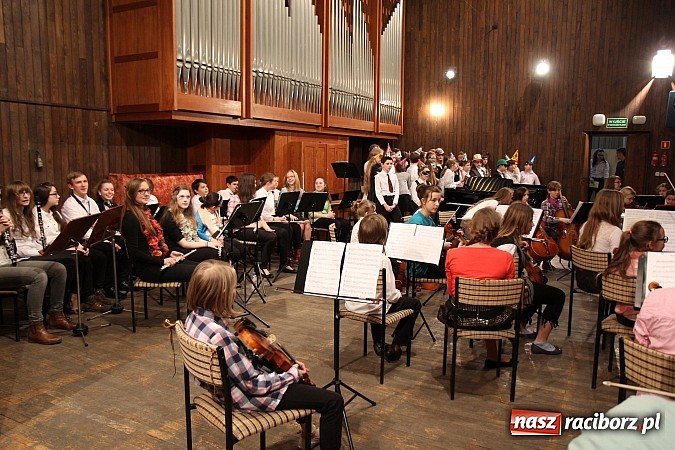 Zdjęcie w galerii na portalu naszraciborz.pl: Karnawałowy koncert w Szkole Muzycznej wiadomości z regionu