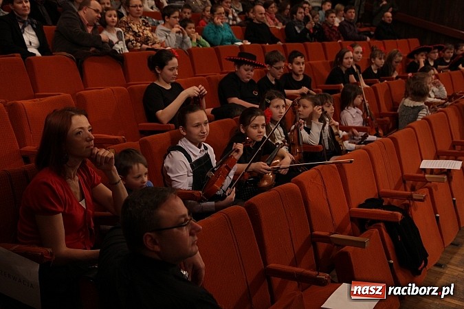 Zdjęcie w galerii na portalu naszraciborz.pl: Karnawałowy koncert w Szkole Muzycznej wiadomości z regionu