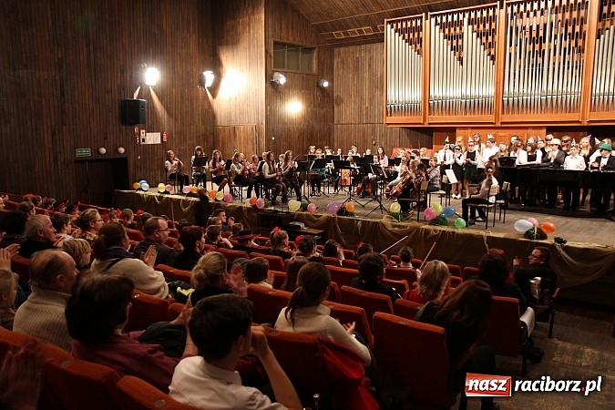 Zdjęcie w galerii na portalu naszraciborz.pl: Karnawałowy koncert w Szkole Muzycznej wiadomości z regionu