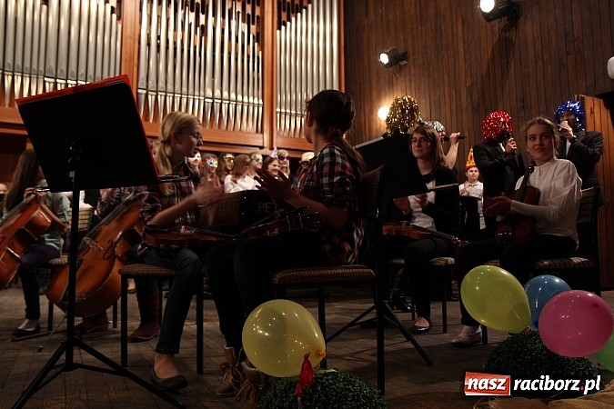 Zdjęcie w galerii na portalu naszraciborz.pl: Karnawałowy koncert w Szkole Muzycznej wiadomości z regionu