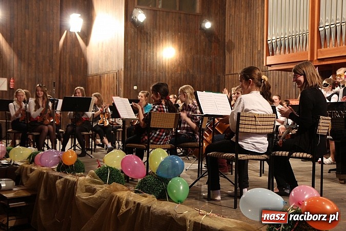 Zdjęcie w galerii na portalu naszraciborz.pl: Karnawałowy koncert w Szkole Muzycznej wiadomości z regionu