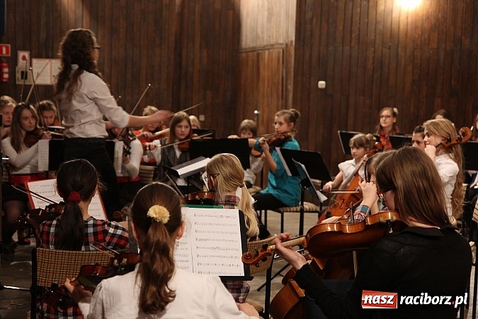 Zdjęcie w galerii na portalu naszraciborz.pl: Karnawałowy koncert w Szkole Muzycznej wiadomości z regionu