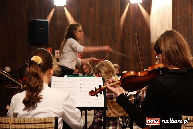 Zdjęcie w galerii na portalu naszraciborz.pl: Karnawałowy koncert w Szkole Muzycznej wiadomości z regionu