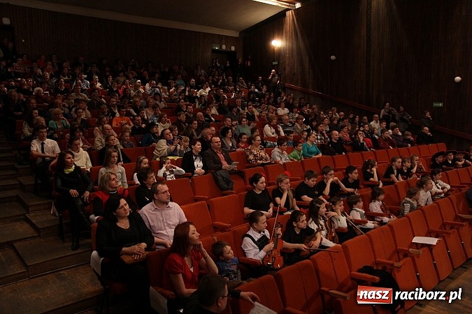 Zdjęcie w galerii na portalu naszraciborz.pl: Karnawałowy koncert w Szkole Muzycznej wiadomości z regionu