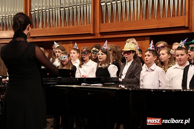 Zdjęcie w galerii na portalu naszraciborz.pl: Karnawałowy koncert w Szkole Muzycznej wiadomości z regionu