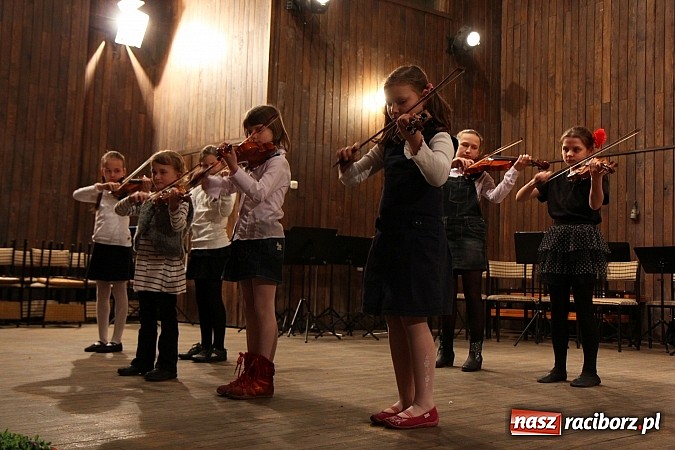 Zdjęcie w galerii na portalu naszraciborz.pl: Karnawałowy koncert w Szkole Muzycznej wiadomości z regionu