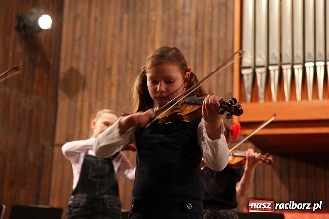 Zdjęcie w galerii na portalu naszraciborz.pl: Karnawałowy koncert w Szkole Muzycznej wiadomości z regionu