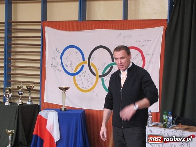 Zdjęcie w galerii na portalu naszraciborz.pl: Kajetan Broniewski odwiedził Gimnazjum nr 1 wiadomości z regionu