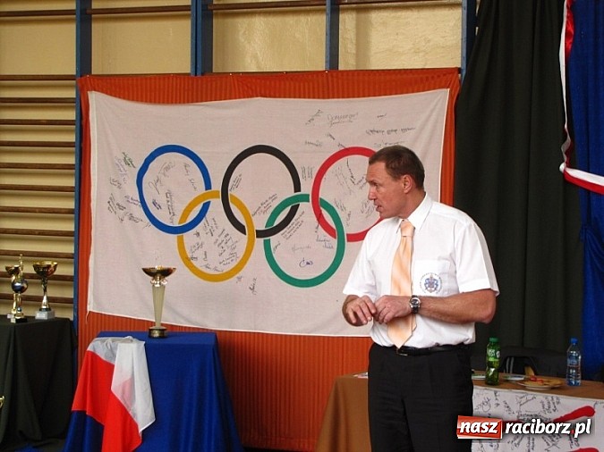 Zdjęcie w galerii na portalu naszraciborz.pl: Kajetan Broniewski odwiedził Gimnazjum nr 1 wiadomości z regionu